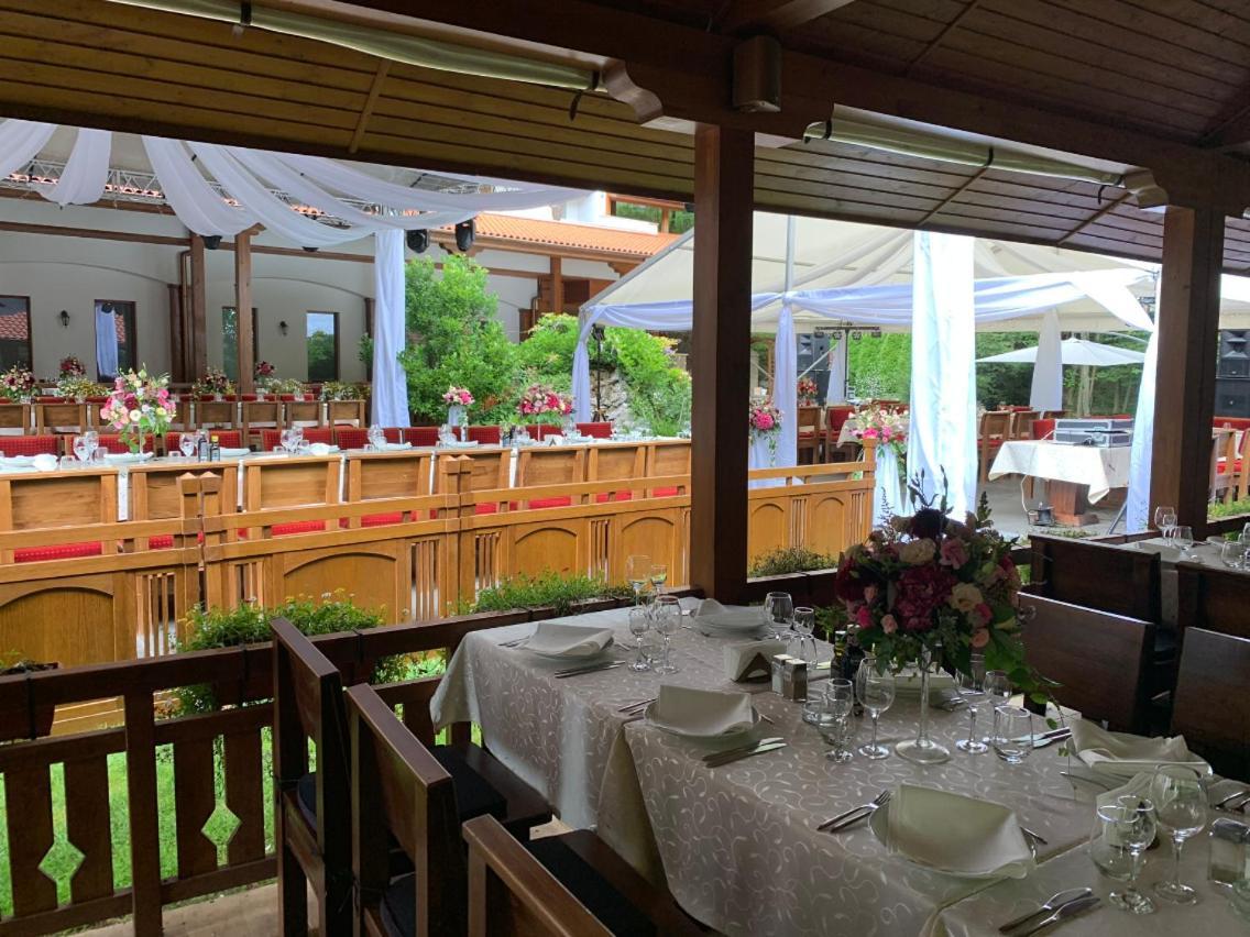 Hotel Bozhentsi Chernevtsi エクステリア 写真