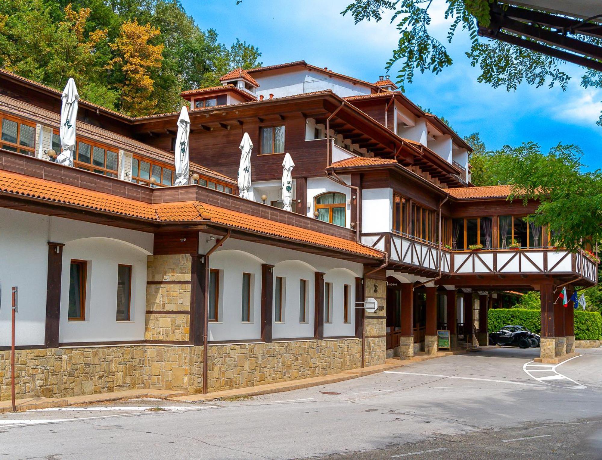 Hotel Bozhentsi Chernevtsi エクステリア 写真