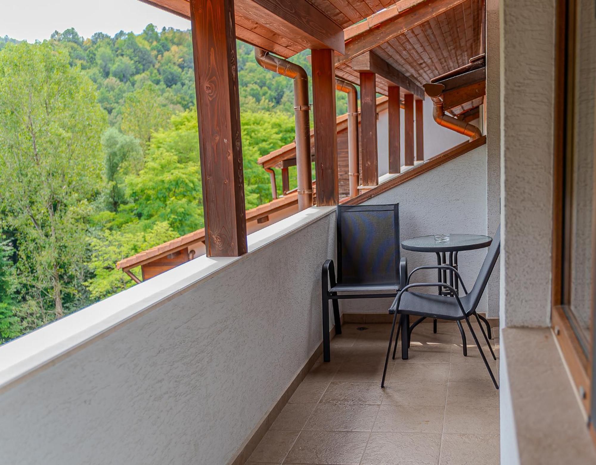 Hotel Bozhentsi Chernevtsi エクステリア 写真