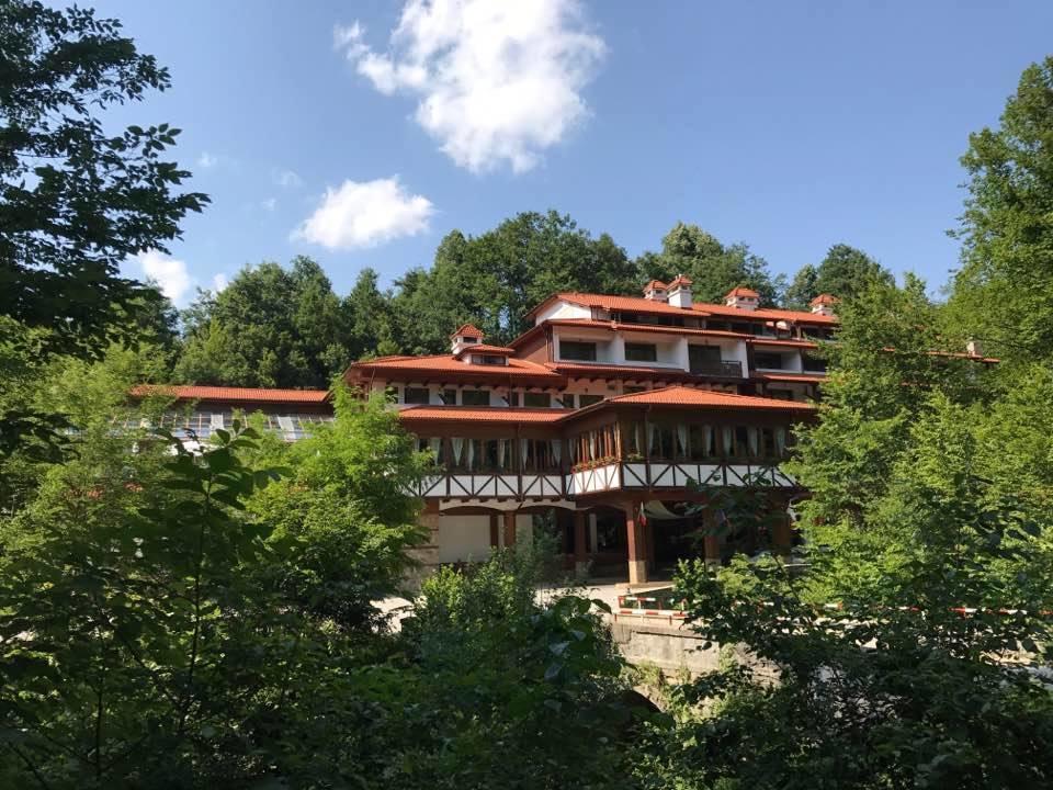 Hotel Bozhentsi Chernevtsi エクステリア 写真
